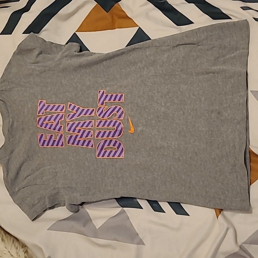 Girl's Nike T-shirt Gray Size Medium